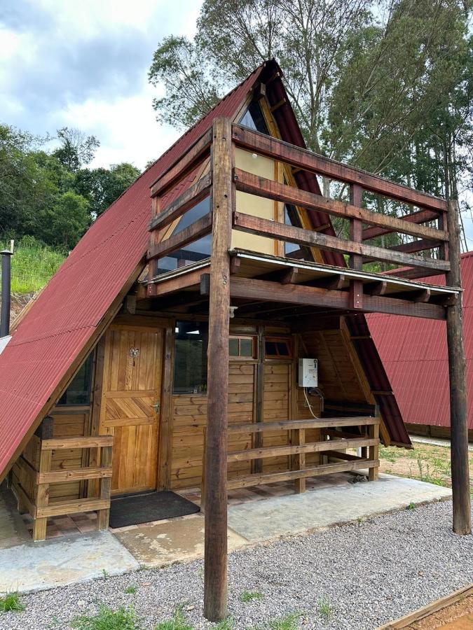 Pousada Pedra Da Mata Chales Na Montanha Munhoz Екстериор снимка