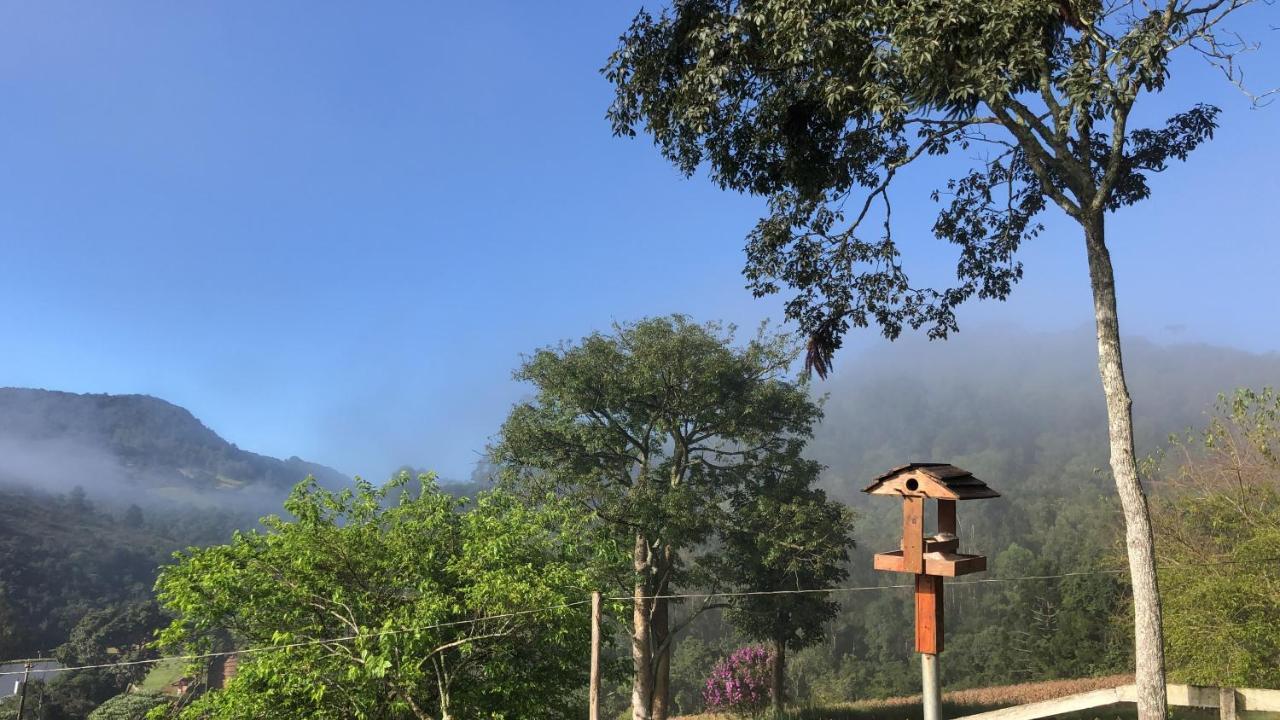 Pousada Pedra Da Mata Chales Na Montanha Munhoz Екстериор снимка