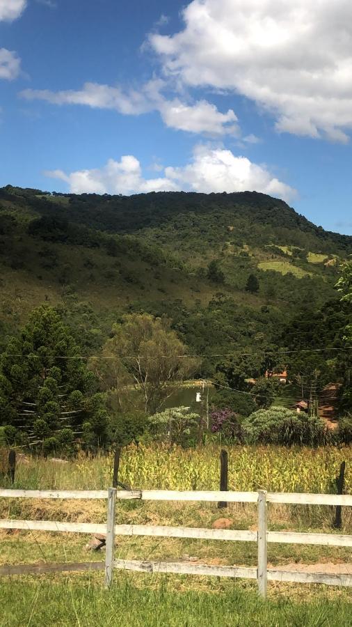 Pousada Pedra Da Mata Chales Na Montanha Munhoz Екстериор снимка